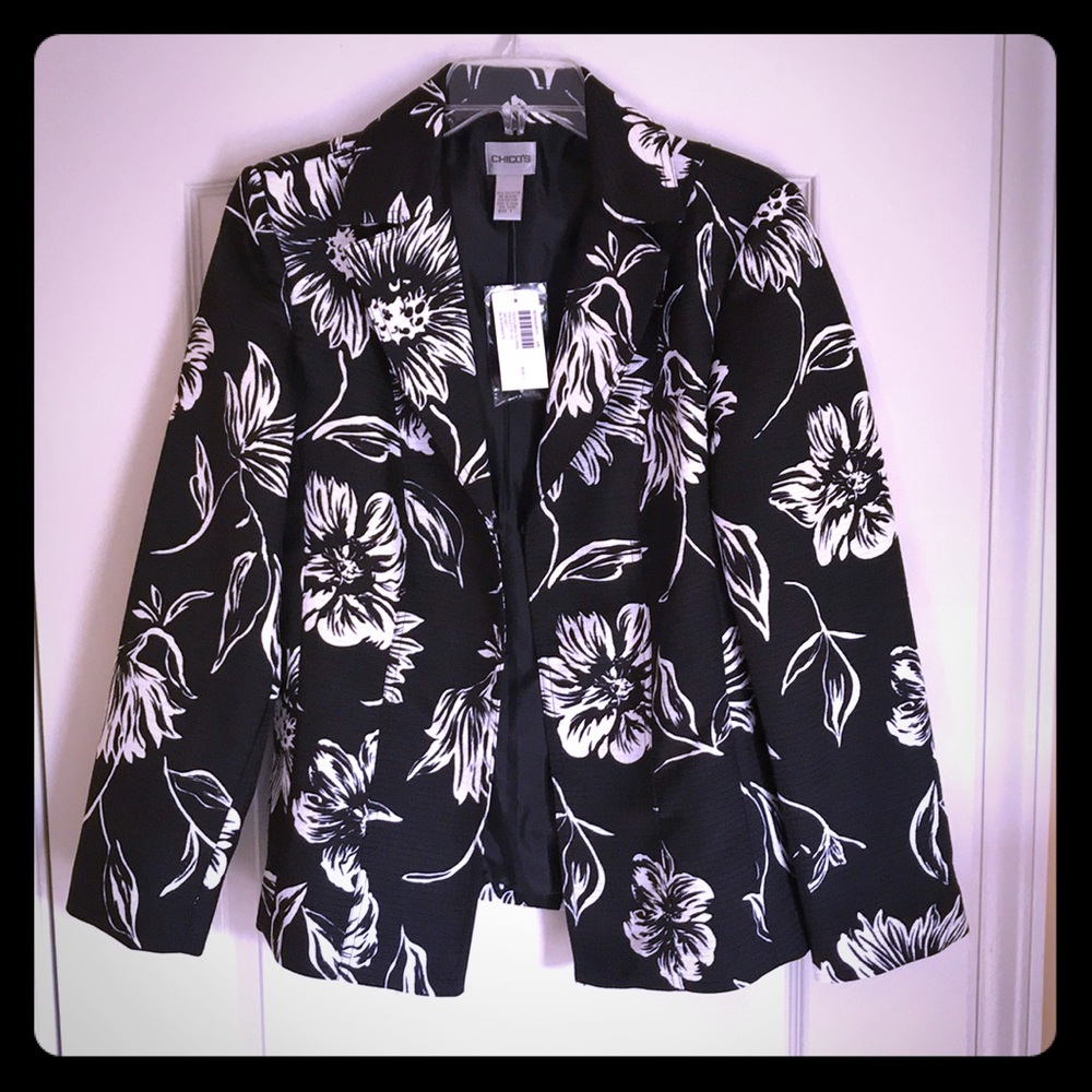 NWT - Chico’s- Black & White Blazer - Size 1